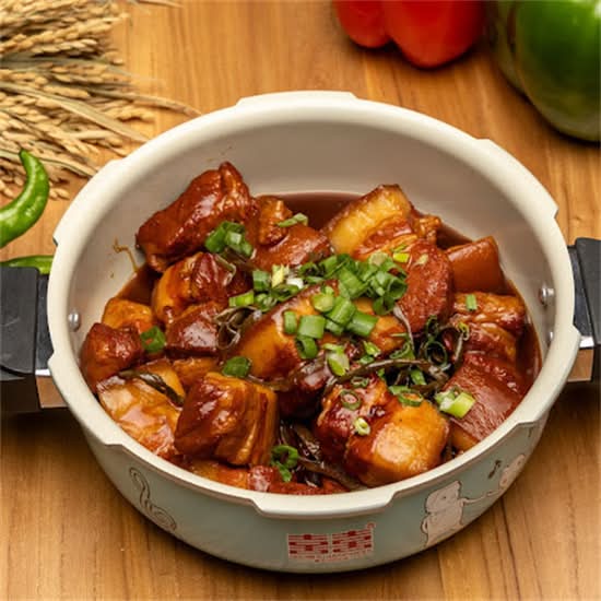压锅红烧肉豆角丝 Braised Pork Belly & Green Beans